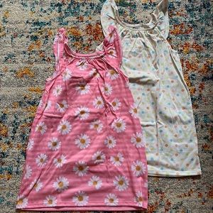2 pack 5t Girls’ Nightgowns Like New